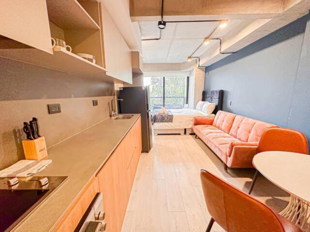 Skyline - Elegant Living With Coworking & Scenic Views
