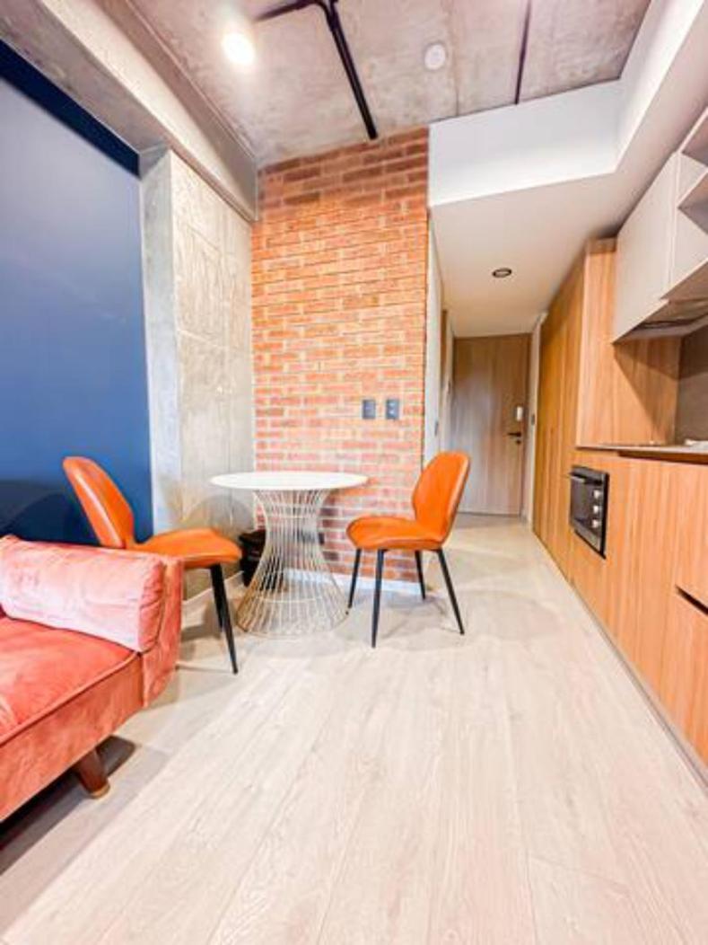Skyline - Elegant Living With Coworking & Scenic Views Apartamento *
