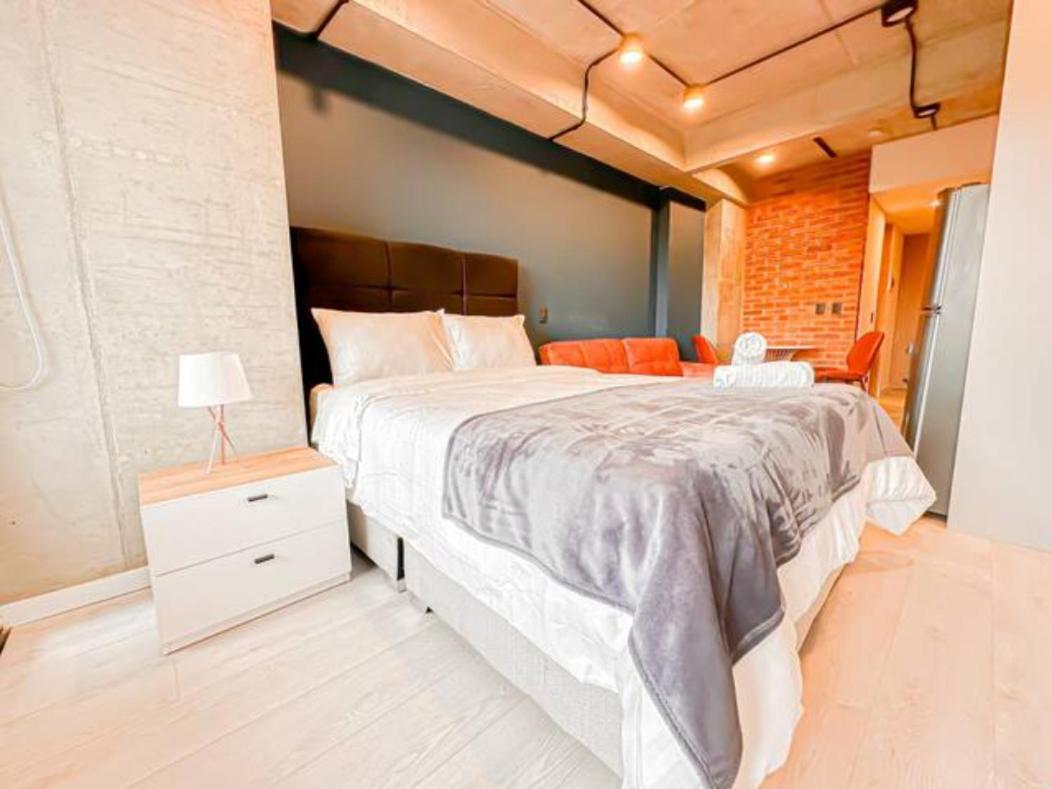 Skyline - Elegant Living With Coworking & Scenic Views Apartamento