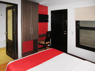 American Deluxe Hotel