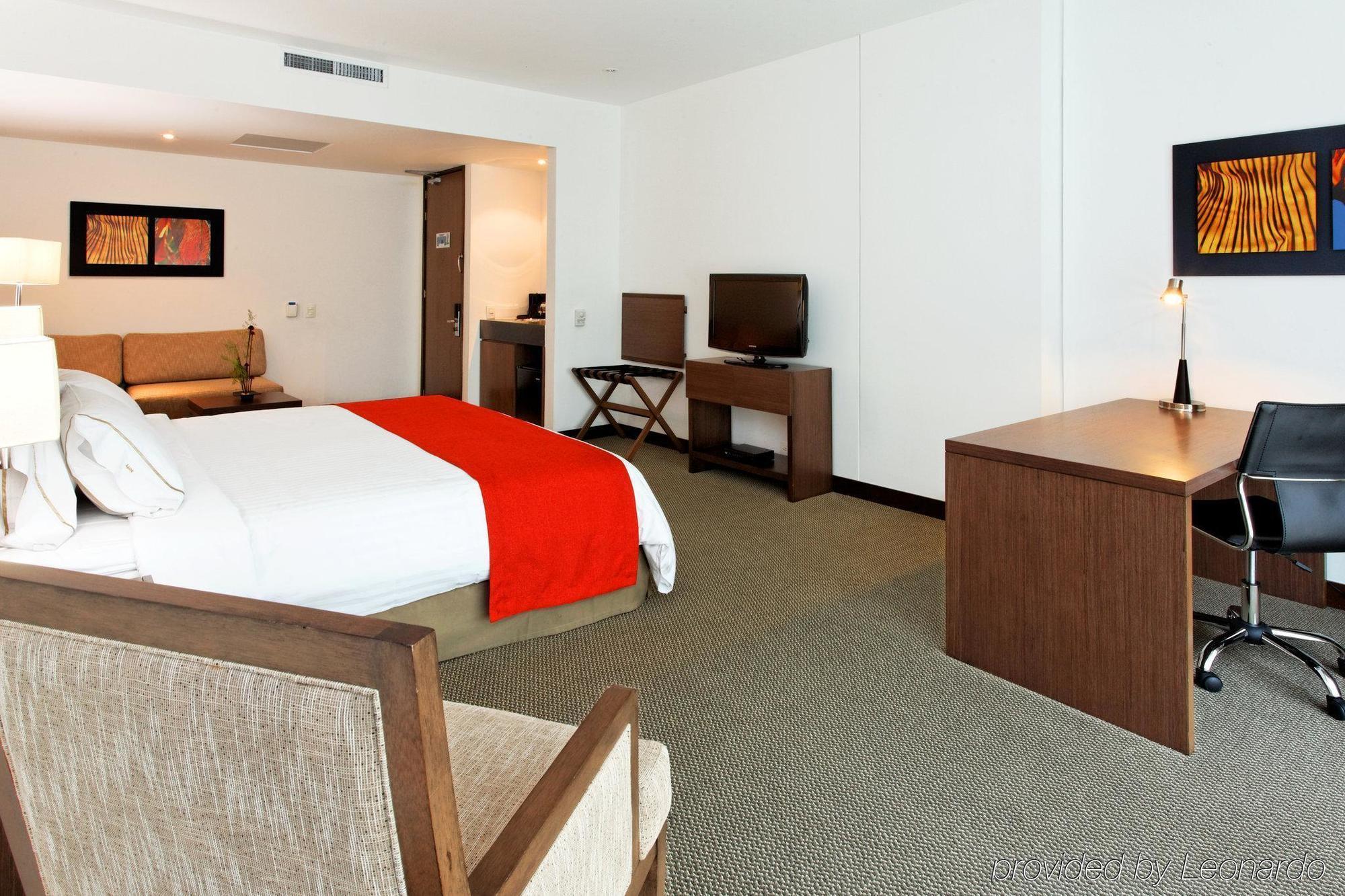 Hotel Express - Parque La 93 By Ihg