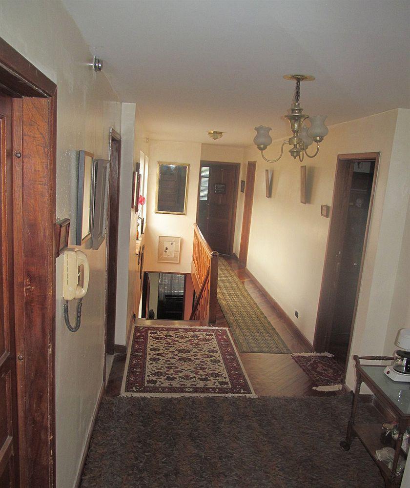 Casa Rustica Inn 2*