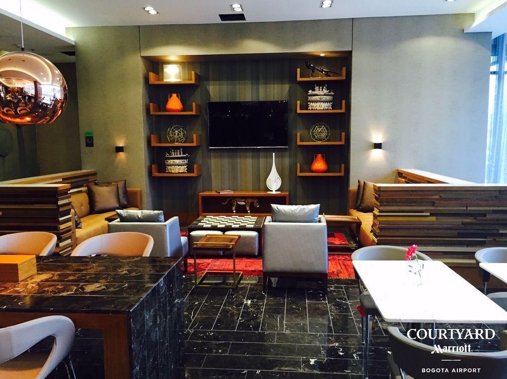 Courtyard By Marriott Airport Hotel