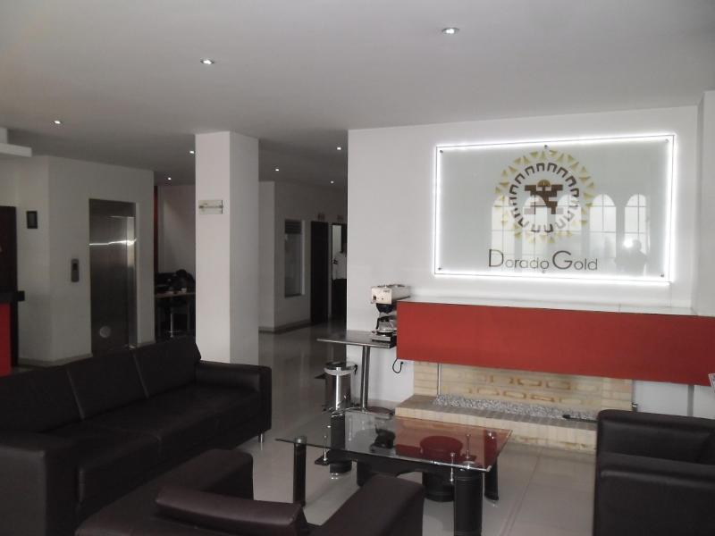 Hotel Dorado Gold Airport