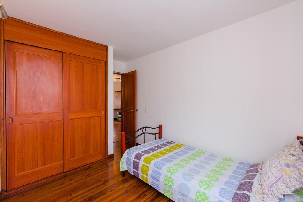 Apartamento Amoblado, Amplio, Ciudad Salitre Colombia Apartment *