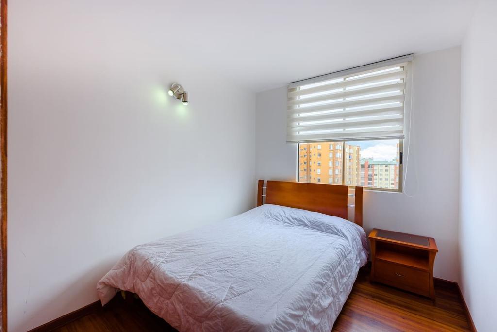 Apartamento Amoblado, Amplio, Ciudad Salitre Colombia Bogota