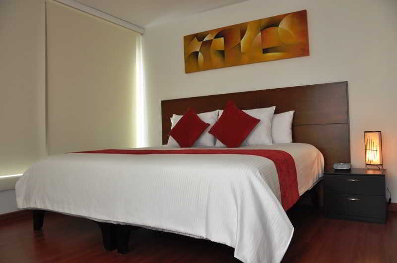 Plaza Modelia Aparthotel 3*