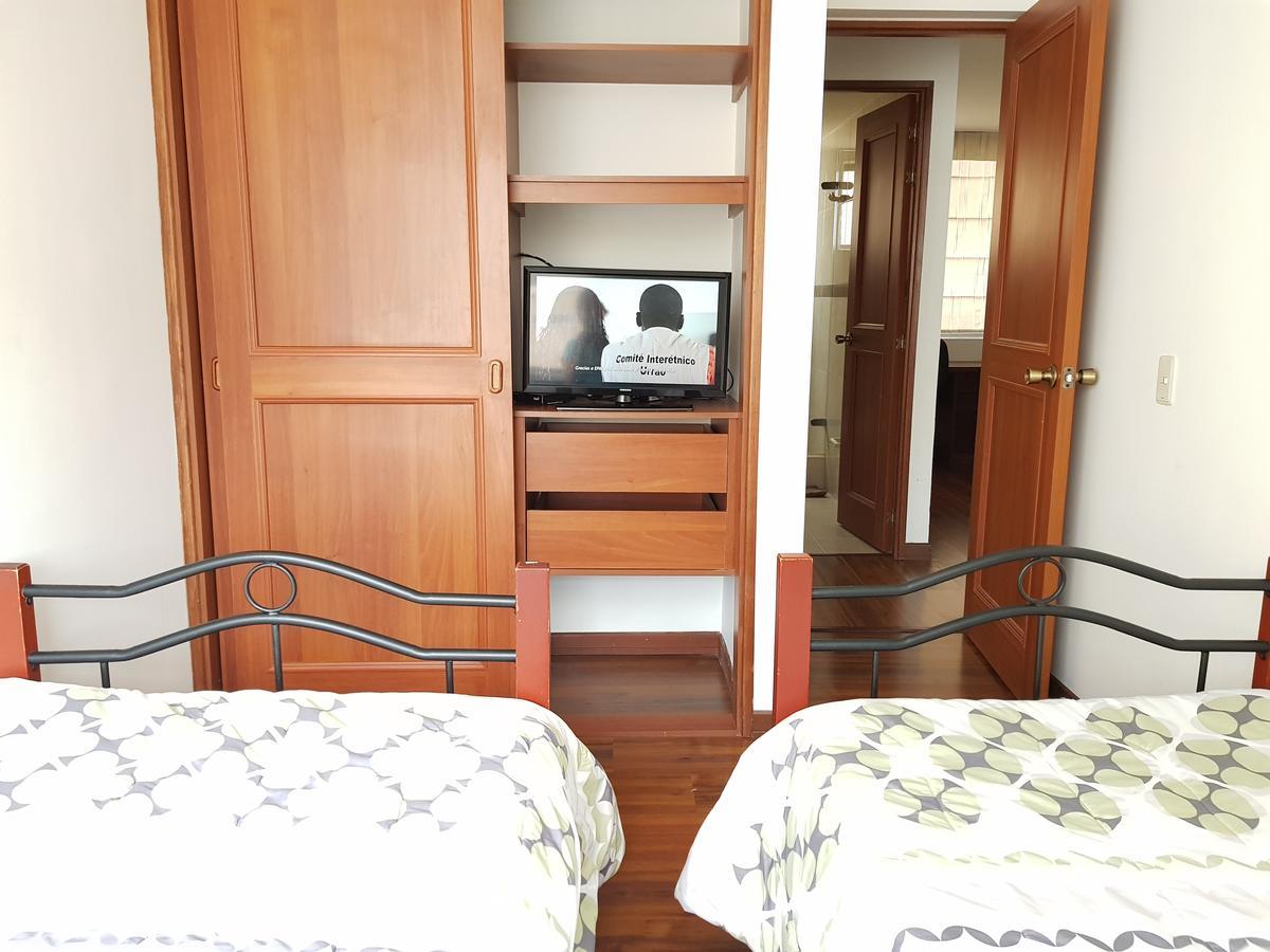 Apartamento Amoblado, Amplio, Ciudad Salitre Colombia Apartment