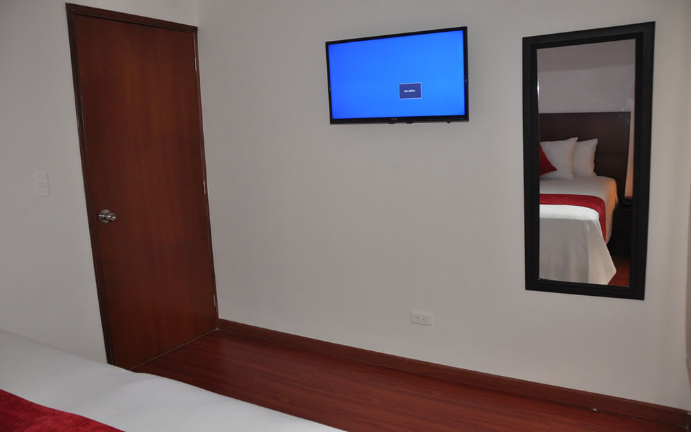 Plaza Modelia Aparthotel 3*