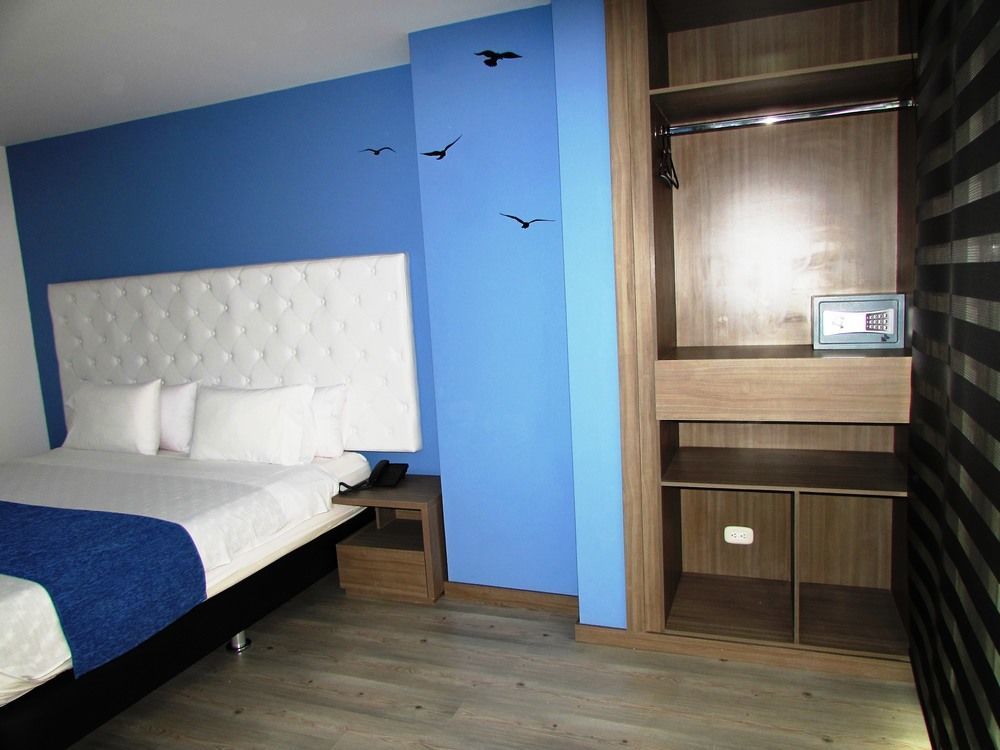 Hotel Aw Hotel Plaza Miranda 3*