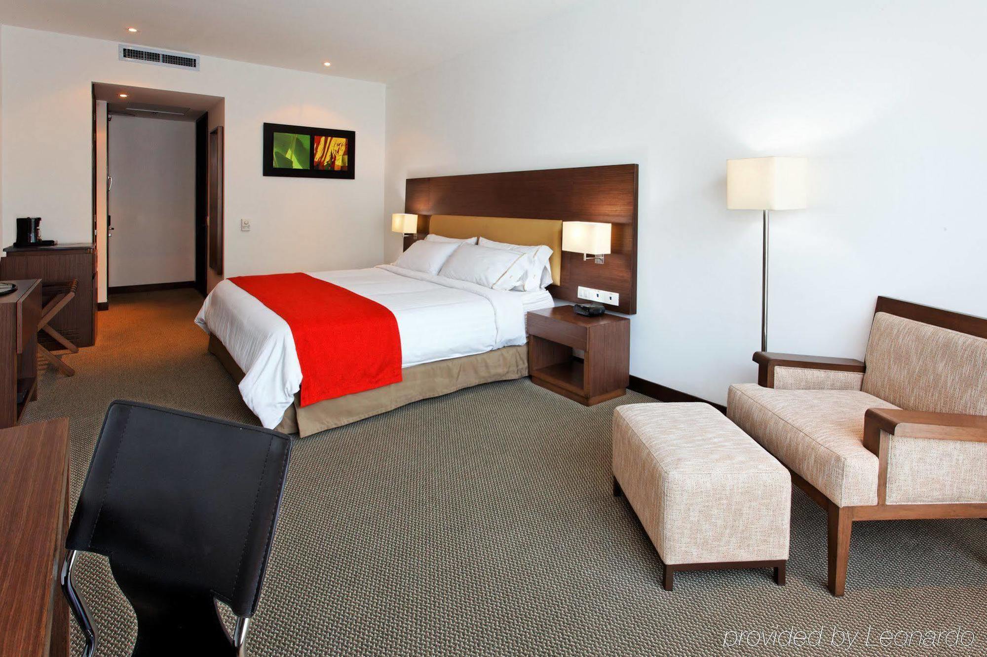 Hotel Express - Parque La 93 By Ihg