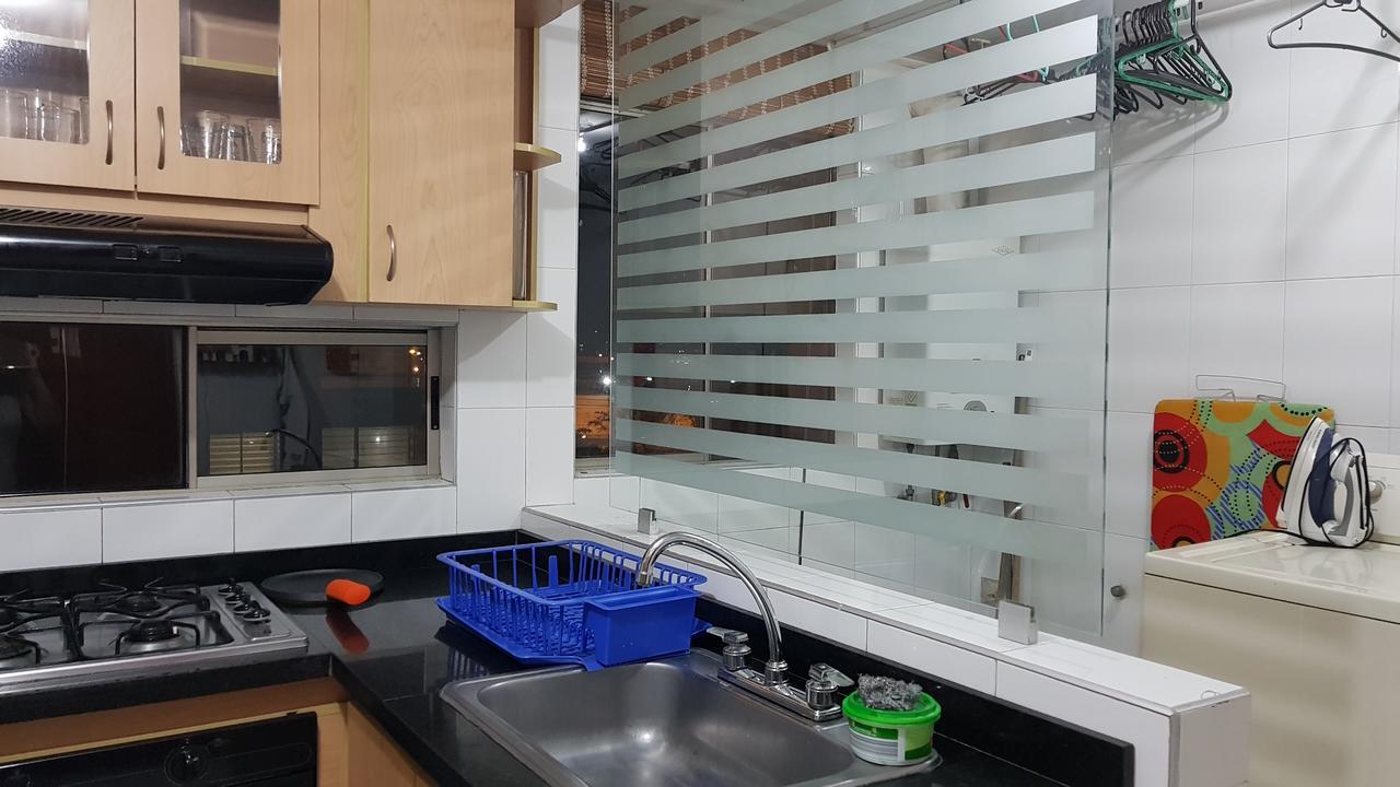 Apartamento Amoblado, Amplio, Ciudad Salitre Colombia * Bogota