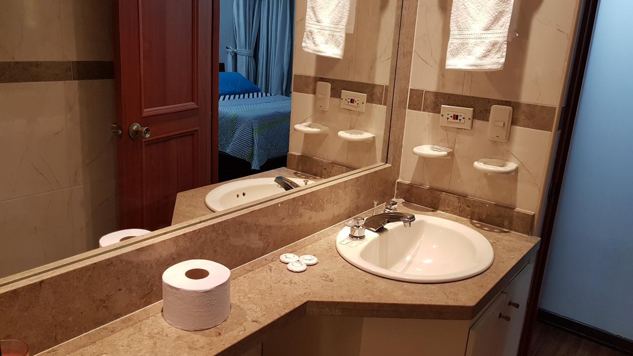 Apartamento Amoblado, Amplio, Ciudad Salitre Colombia * Bogota
