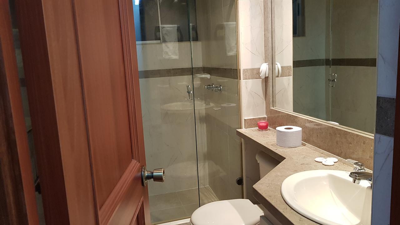 Apartamento Amoblado, Amplio, Ciudad Salitre Colombia Apartment *