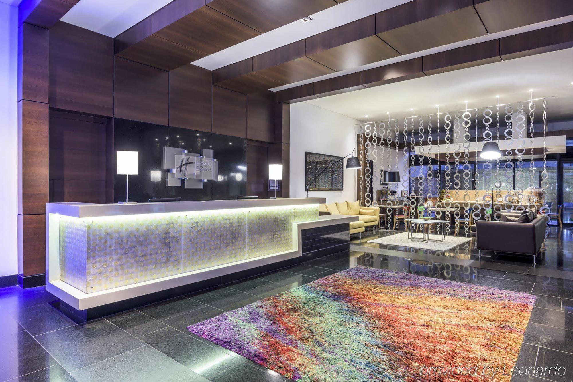 Express & Zona Financiera By Ihg Hotel 4*