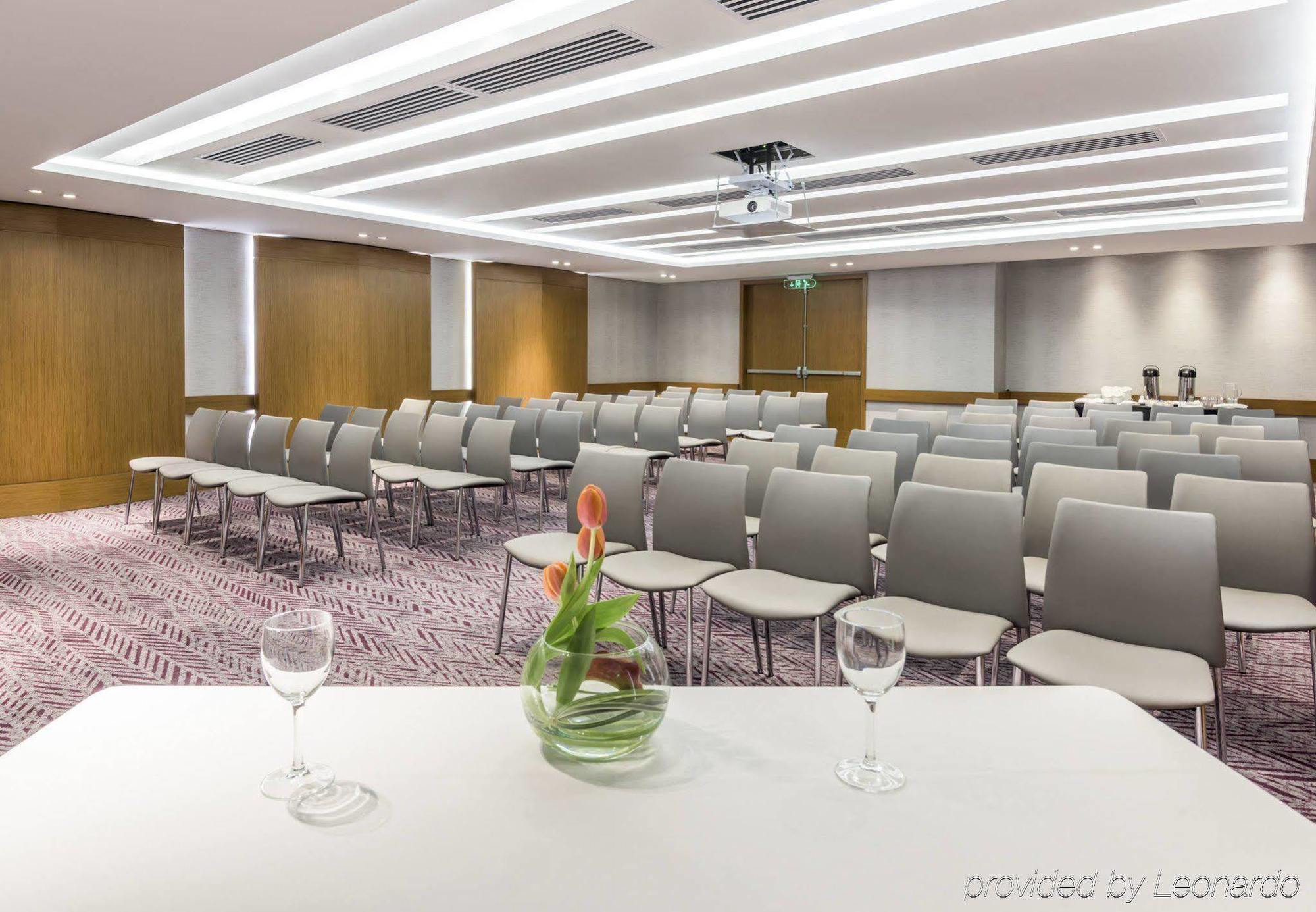 Courtyard By Marriott Airport Hotel 4*