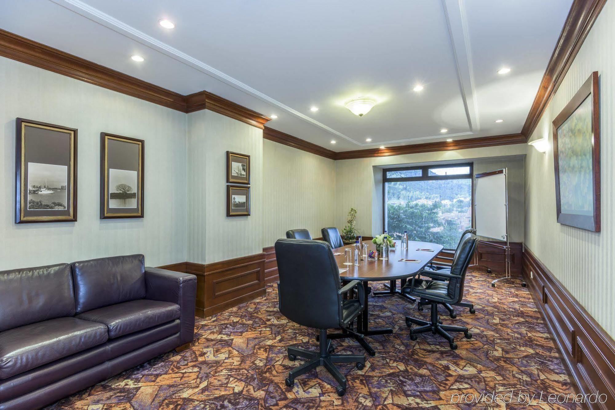 Hotel Nh Collection Royal Teleport