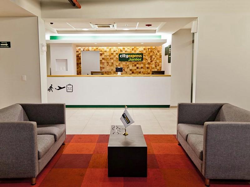 Express Junior By Marriott Aeropuerto Bogota
