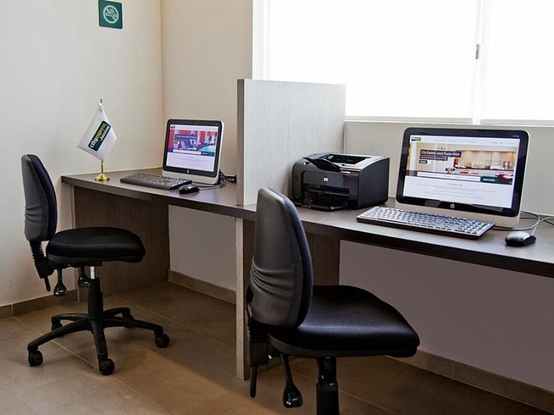 Express Junior By Marriott Aeropuerto 3* Bogota
