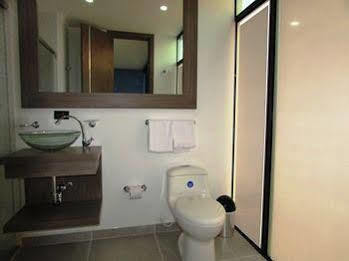 Aw Hotel Plaza Miranda 3* Bogotá