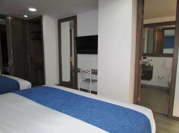 Hotel Aw Hotel Plaza Miranda 3*