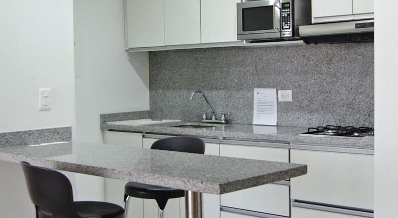 122 Plaza Aparthotel 3*
