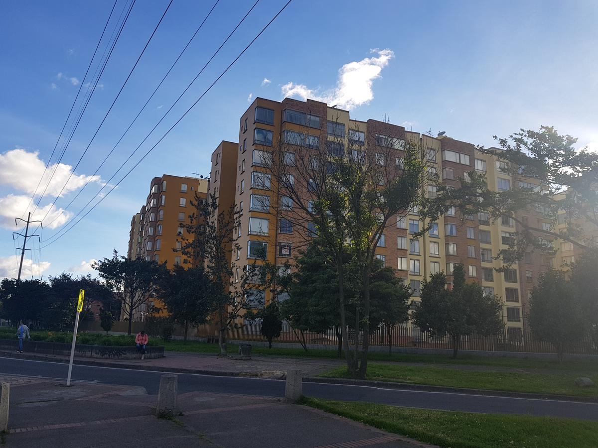 Apartamento Amoblado, Amplio, Ciudad Salitre Colombia Apartment Bogota