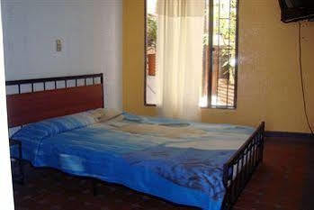 Alcazares Aparthotel 2*