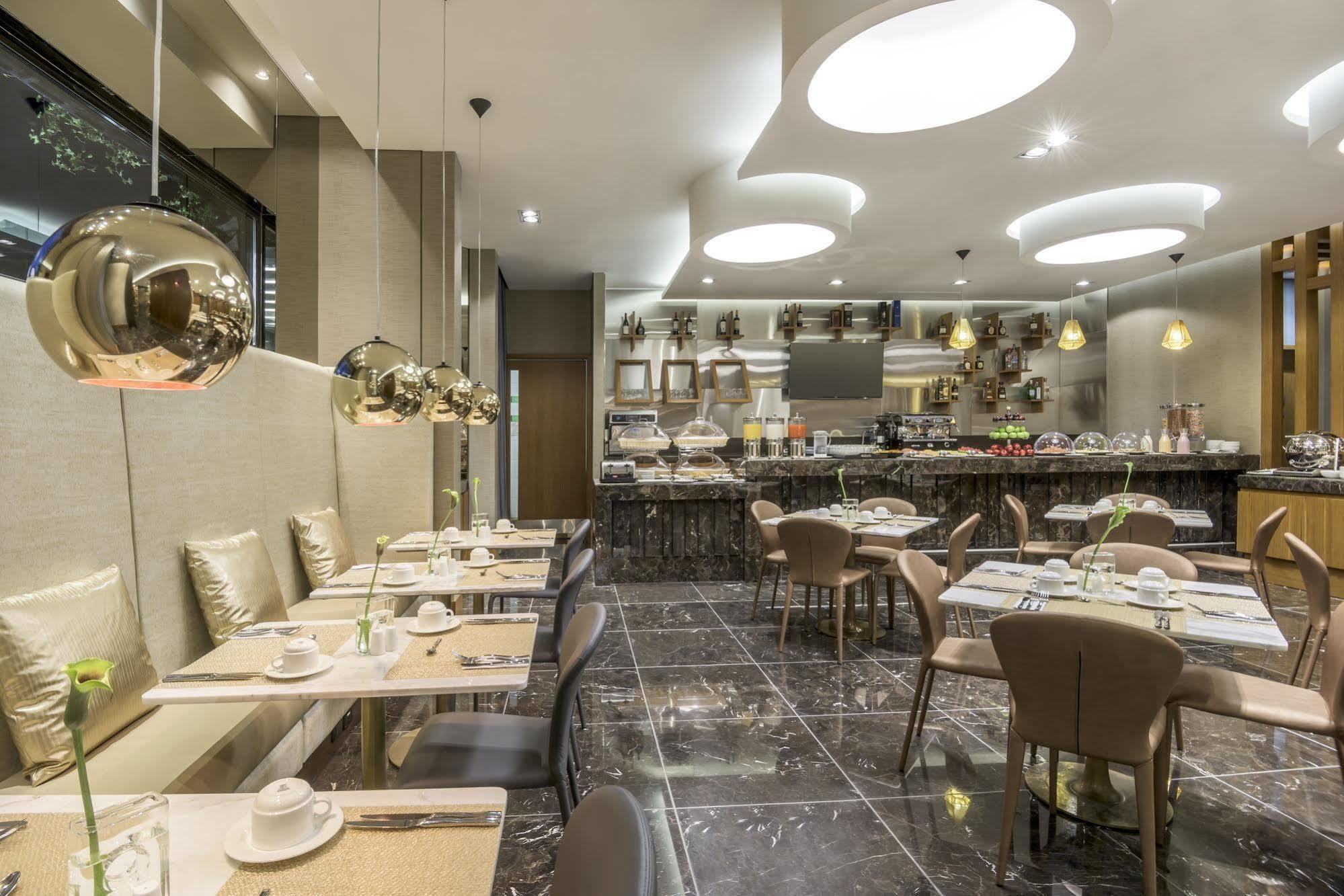 Hotel Courtyard By Marriott Airport Bogota