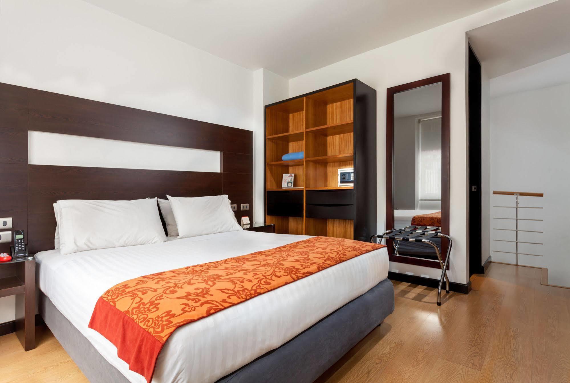Hotel Continental Bluedoors Bogota