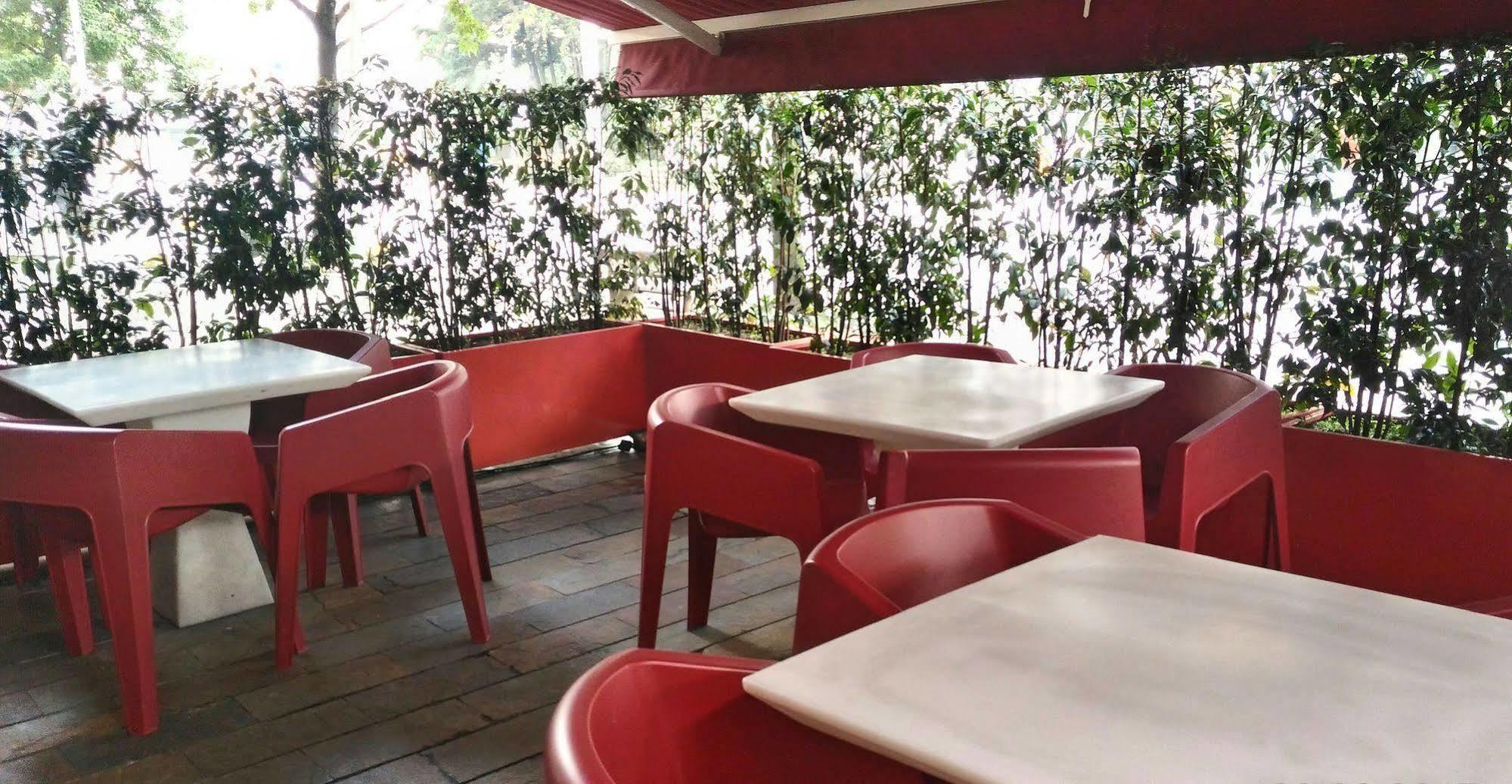 Hotel B3 Virrey