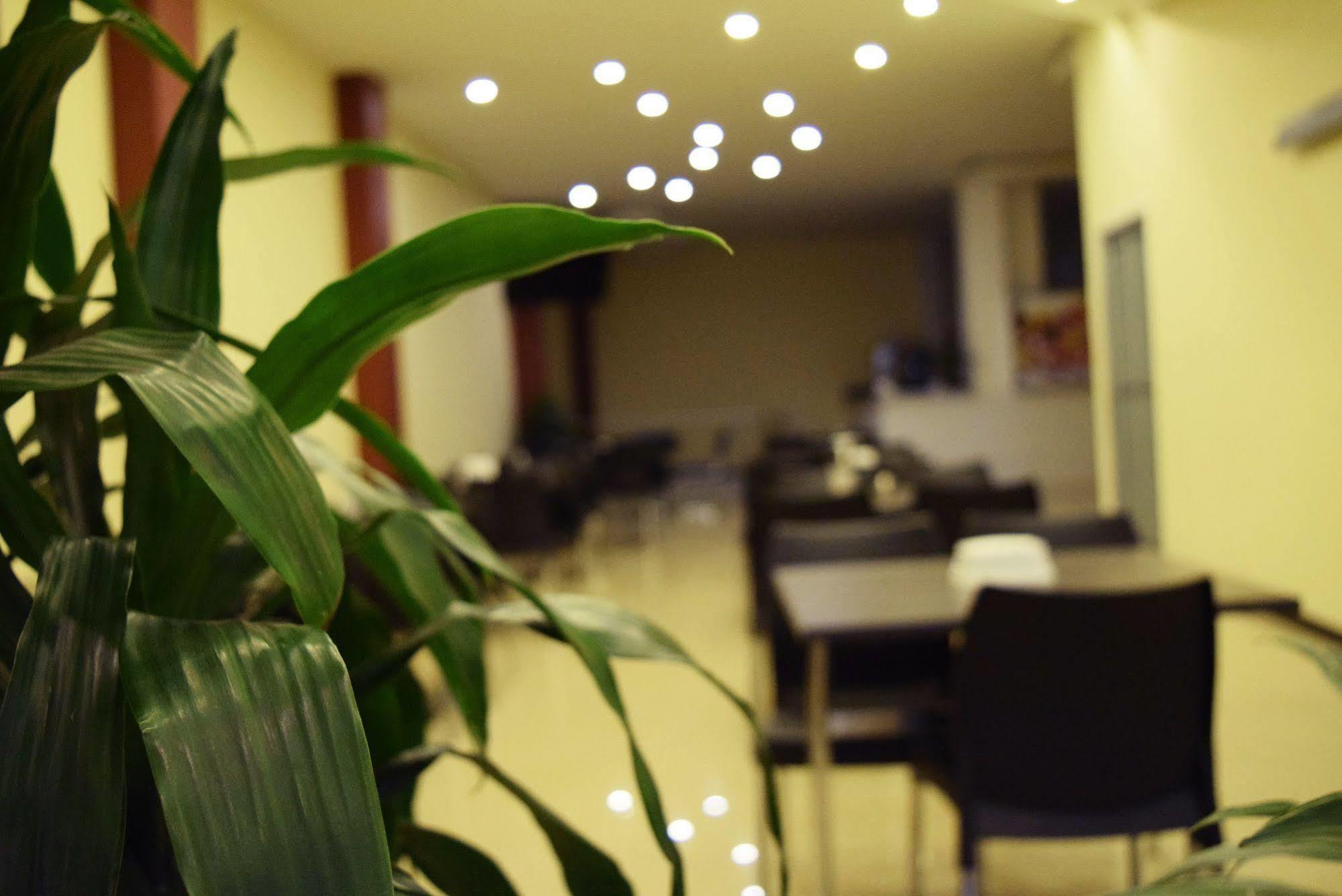 Ayenda 1063 Golden Hotel 4*