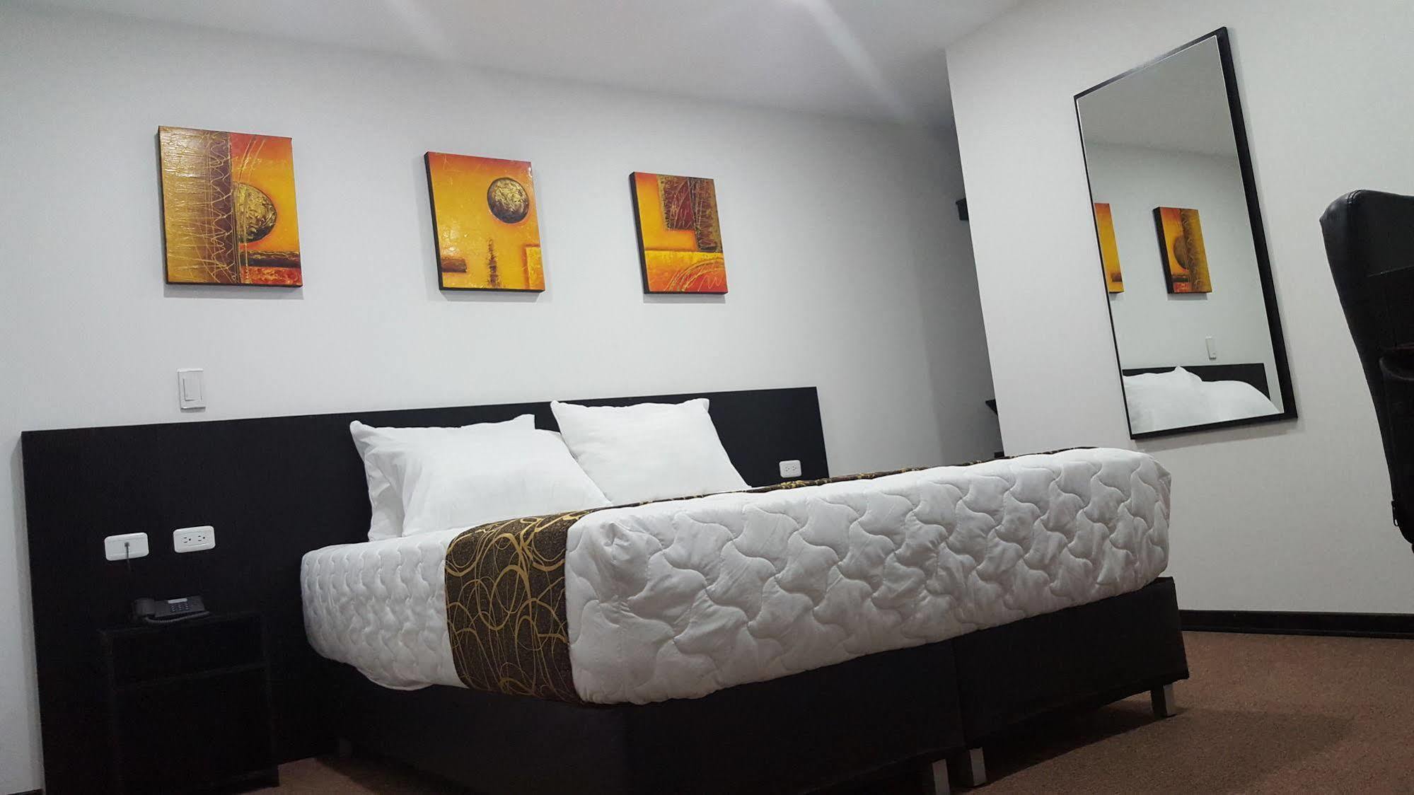 Hotel Ayenda 1063 Golden