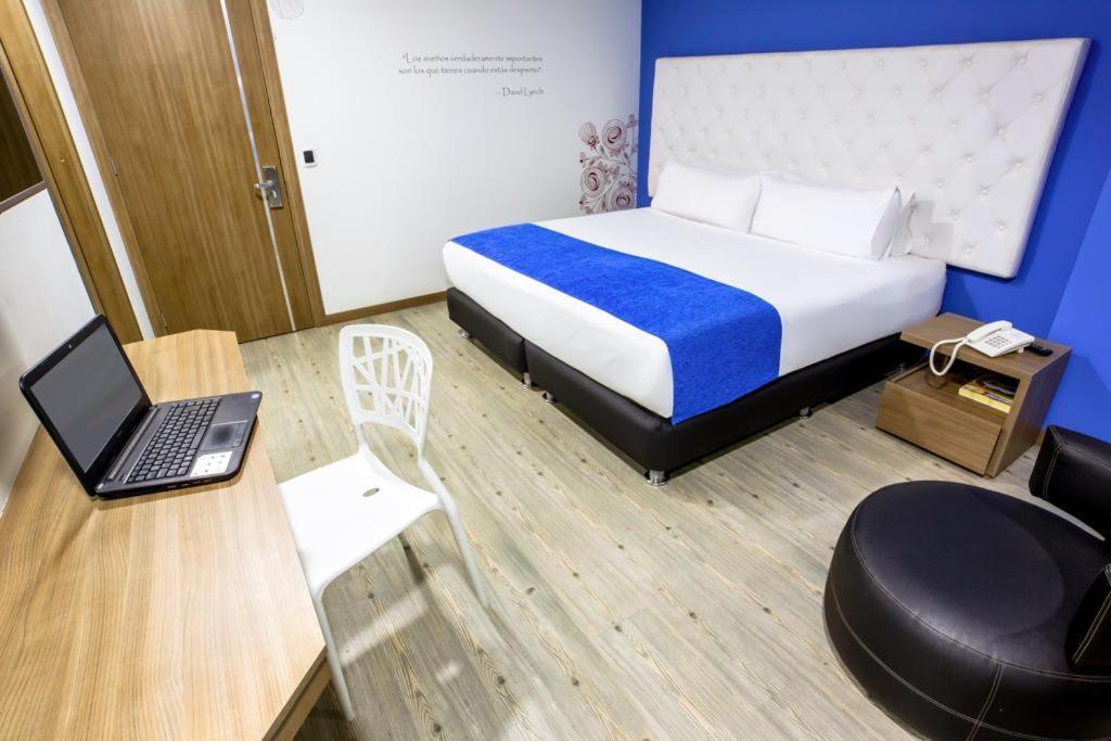 Hotel Aw Hotel Plaza Miranda 3*