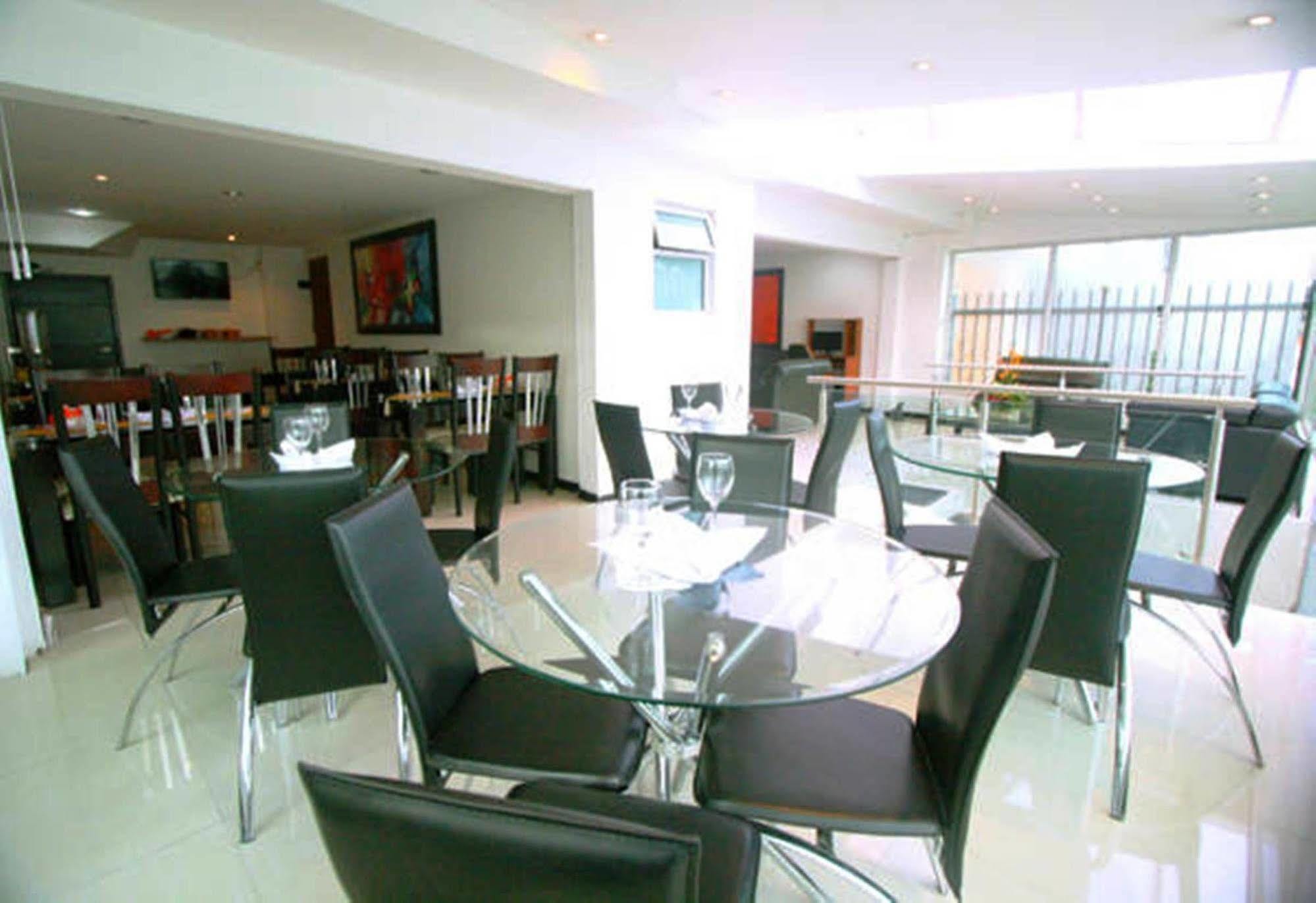 Hotel Expo Embajada Bogota