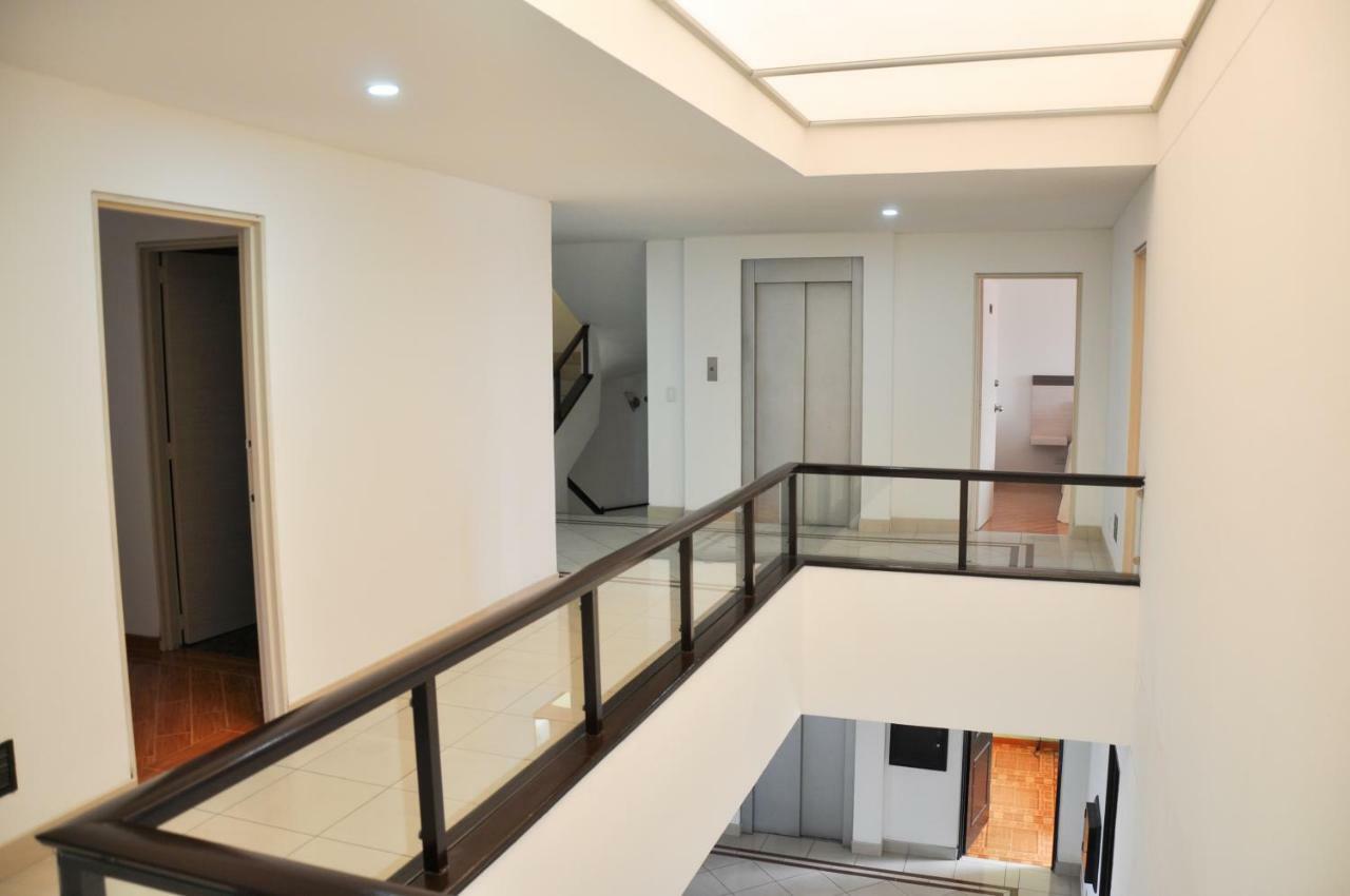 Hostel Suites Royal