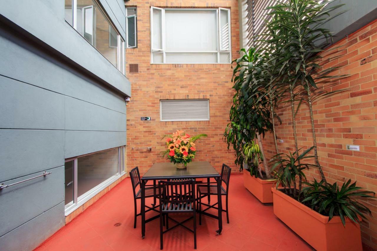 122 Plaza Aparthotel