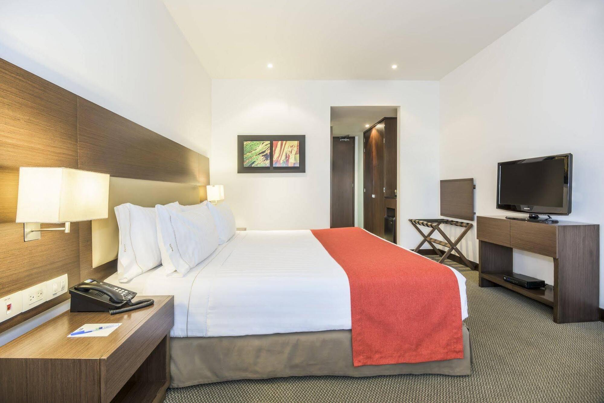 Express - Parque La 93 By Ihg Hotel 4*