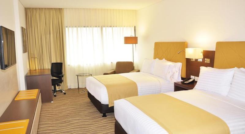 Express & Zona Financiera By Ihg 4*