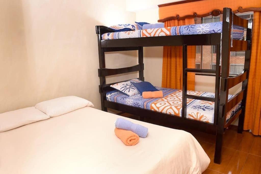 Homy #7 - Corferias, Embassy, Airport, G12, Un, Agora Apartamento *