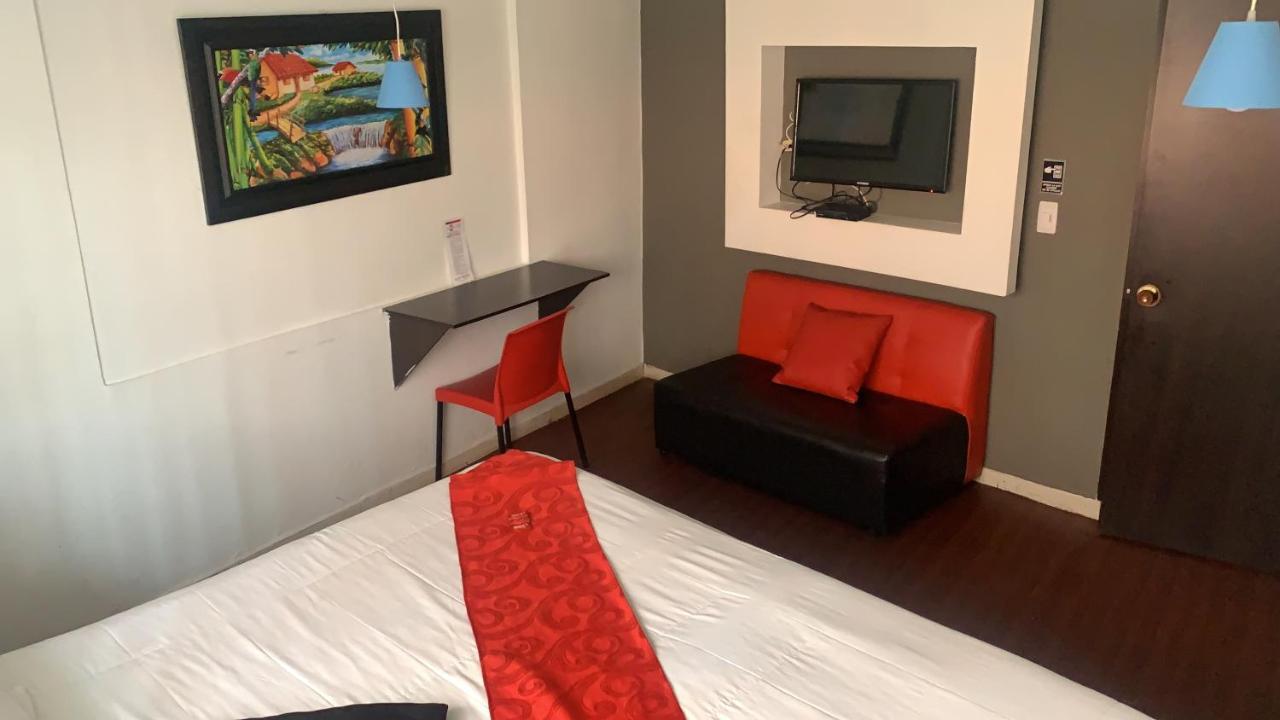 Connections Hotel *