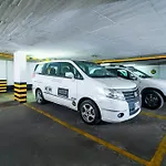 Lloyds Apartasuites Parque 93