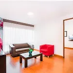 Lloyds Apartasuites Parque 93