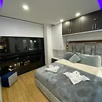 Aparta Studio Norte Bogota