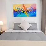 Aparta Hotel Caprin