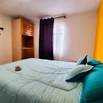 Mico Loco Casa Hostal