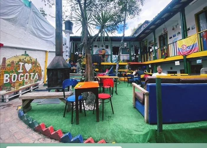 Hostal Gastro Bar Casa Colibri