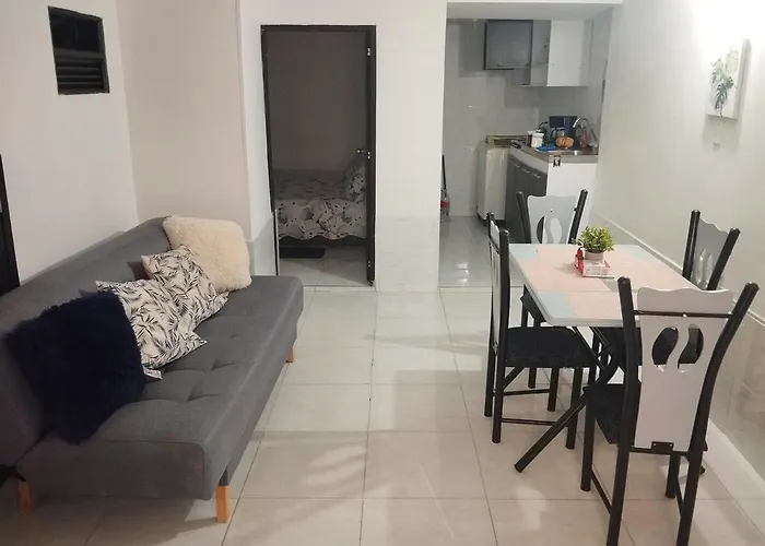 La Ponderosa Studio Apartment