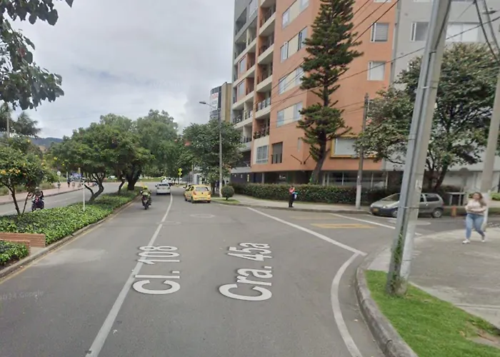 Nice Apartment Independent In Front Business Center