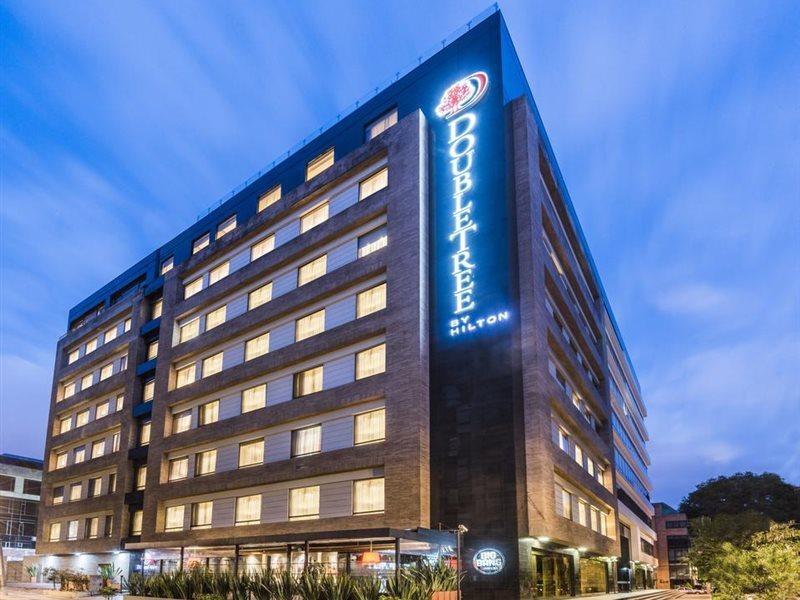 Doubletree By Hilton Parque 93 Hotel